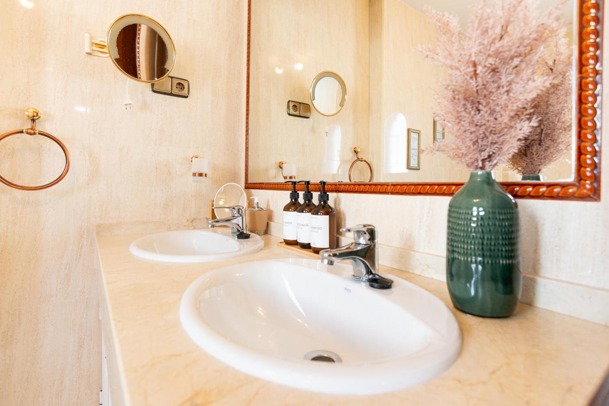 Villa Valentina - Renovated On Los Alamos Beach Torremolinos Luaran gambar