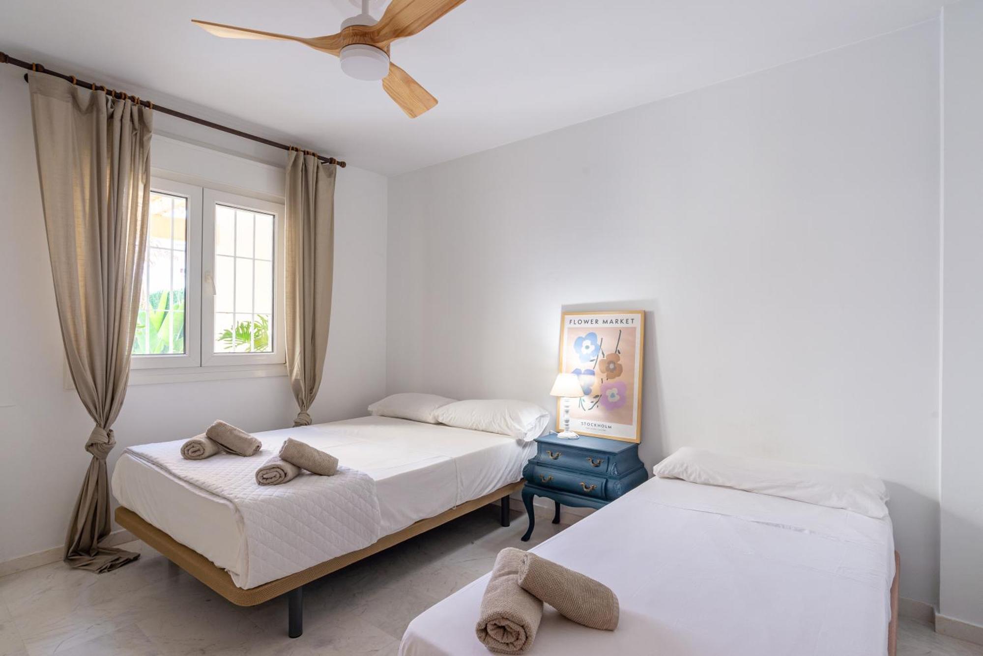 Villa Valentina - Renovated On Los Alamos Beach Torremolinos Luaran gambar