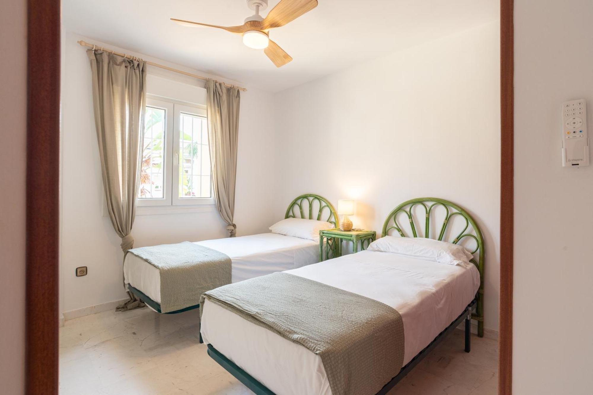 Villa Valentina - Renovated On Los Alamos Beach Torremolinos Luaran gambar