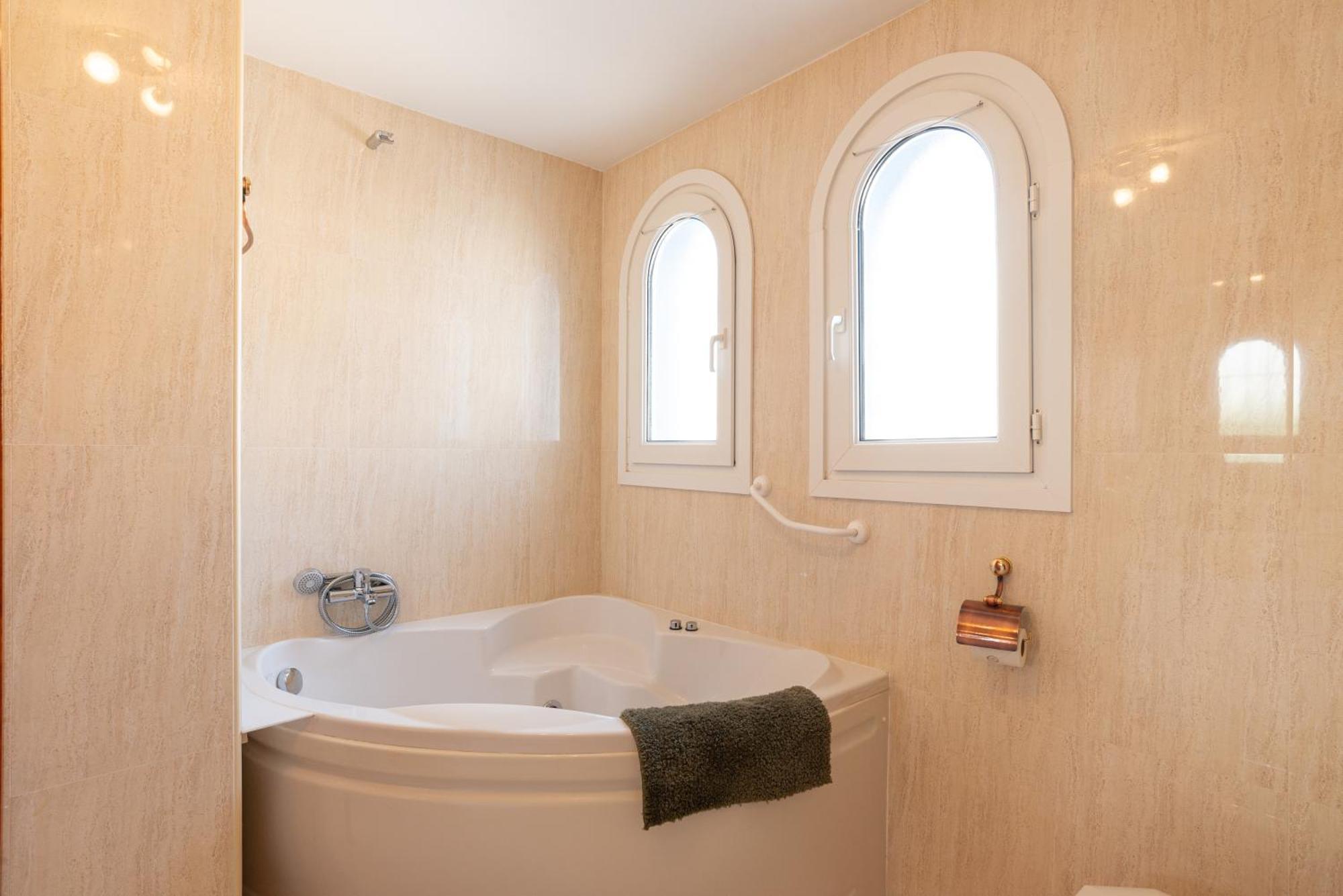 Villa Valentina - Renovated On Los Alamos Beach Torremolinos Luaran gambar