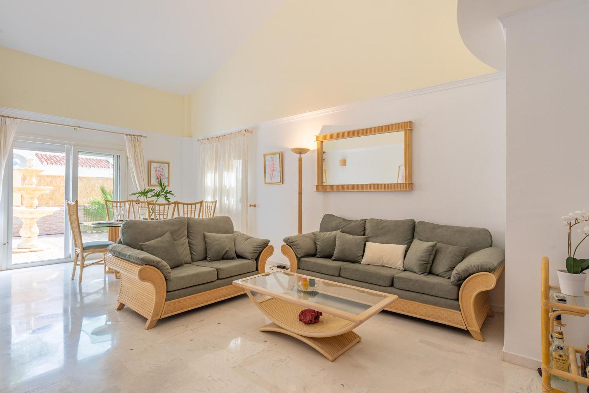 Villa Valentina - Renovated On Los Alamos Beach Torremolinos Luaran gambar