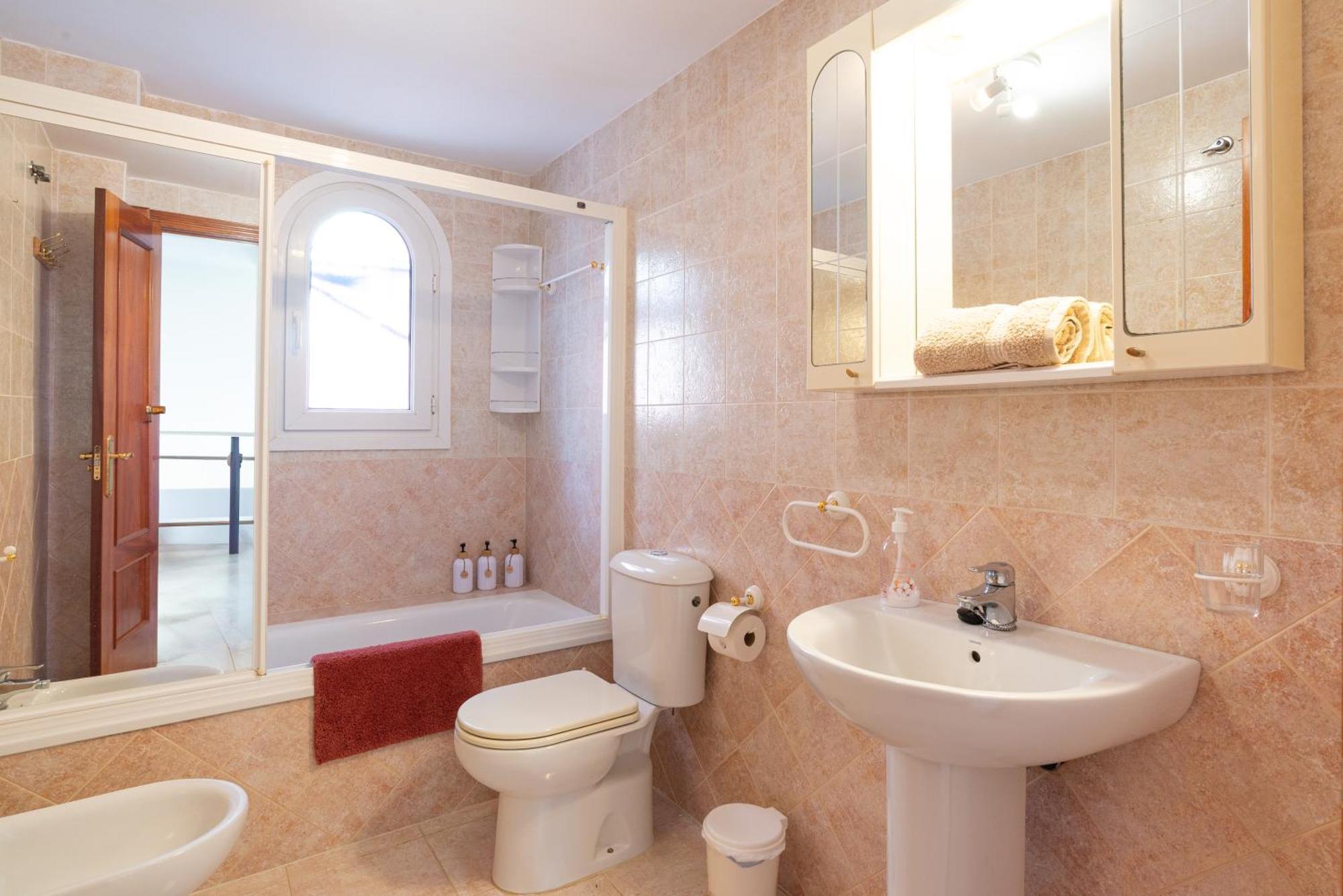 Villa Valentina - Renovated On Los Alamos Beach Torremolinos Luaran gambar